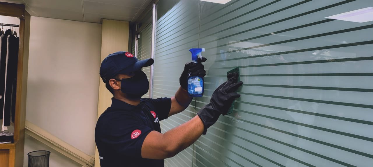 Guru Cleaning Experts individual glass cleaning